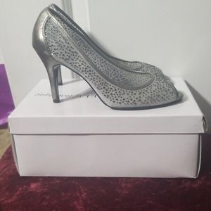 pep toe heels